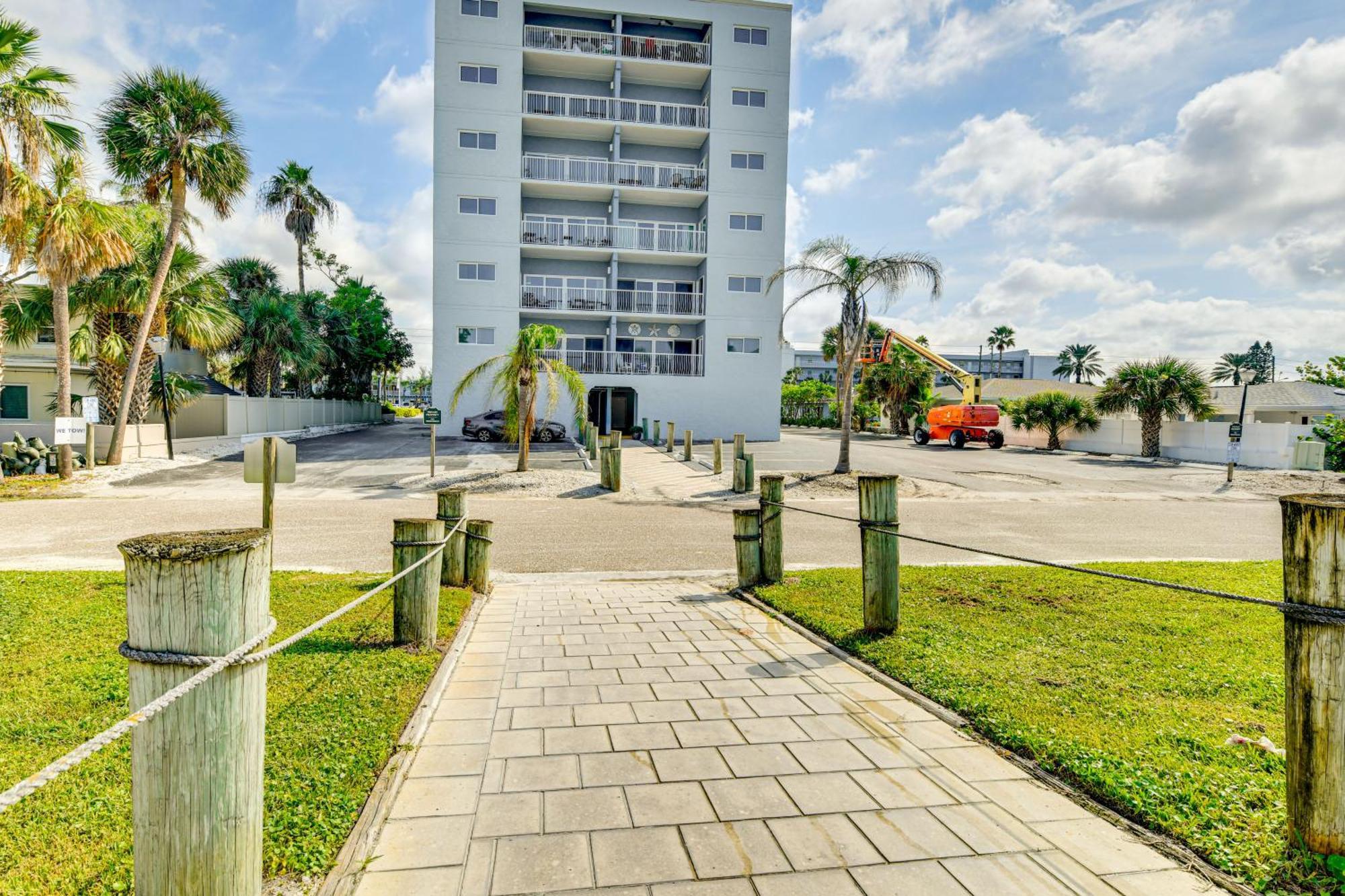 Redington Shores Retreat With Beach Access! Apartment Clearwater Beach Bagian luar foto